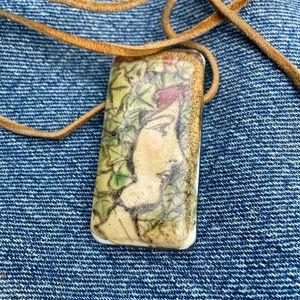 Domino pendant woman ivy victorian necklace pendant leather strap long